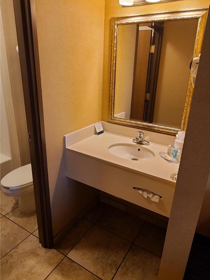 Quality Inn & Suites Wellington - Fort Collins Exterior foto