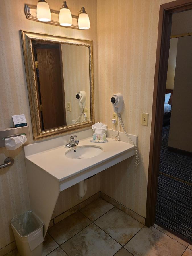 Quality Inn & Suites Wellington - Fort Collins Exterior foto