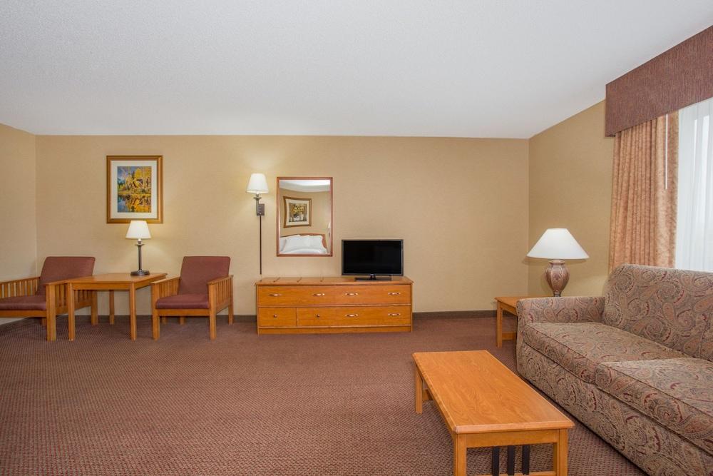 Quality Inn & Suites Wellington - Fort Collins Exterior foto
